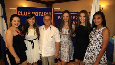 Melanie Velásquez, Catalina Martínez, Carlos Bueso, Kimberly Monteilh, Nuvia Guerra y Natalia Fuentes.