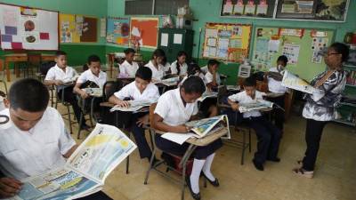 En la escuela Augusto C. Coello ya leen el material.