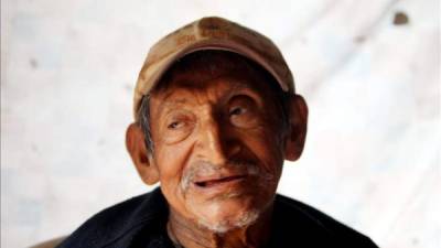El cacique Cipriano Martínez, que se estima que tiene 115 años y pertenece a la etnia indígena tolupán.