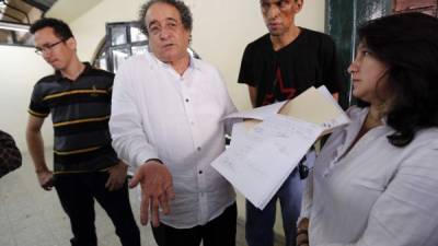 El líder del movimiento 5 de Julio, Nelson Ávila, aseguró que “alguien” sacó firmas originales y metió copias.