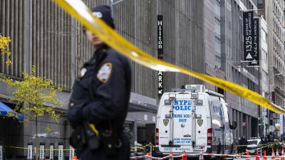 La policía de Nueva York mantiene la cacería contra el sospechoso del asesinato de Brian Thompson.