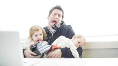 Los padres que trabajan están sometidos a un mayor estrés y ansiedad. Sin embargo, existen algunas claves para tener un balance entre el trabajo y la familia.