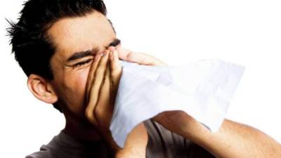 Las gotitas de los estornudos pueden cubrir un área del tamaño de una habitación.