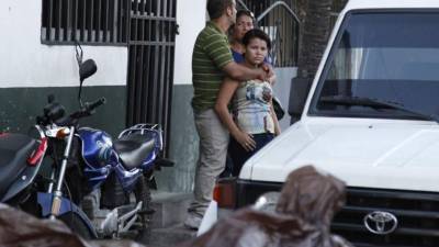 Los familiares de las víctimas llegaron hasta Medicina Forense.