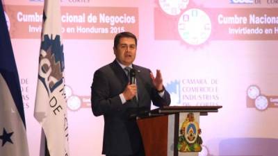 El presidente Juan Orlando Hernández asegura a los empresarios que se trabaja intensamente en recuperar la seguridad.