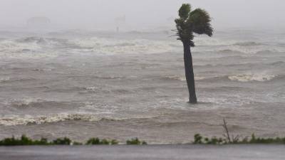 El NHC avisó de que hacia el domingo la costa del sureste de EEUU podría registrar un fuerte oleaje debido a Kirk.