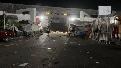 El exterior del hospital Al-Shifa, el principal centro sanitario de Gaza.