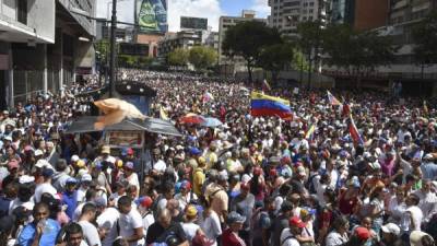 Miles de personas salieron a las calles a protestar contra el presidente de Venezuela, Nicolás Maduro. Foto: AFP