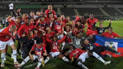 El Lille, que logró el cuarto título de la Ligue 1 de su historia este domingo por delante del poderoso París SG, se apoyó esta temporada en varios jugadores que la ayudaron a conquistar un trofeo inesperado. Foto AFP.