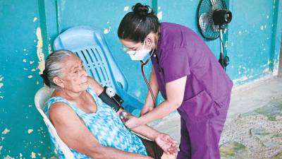 la lima. Pacientes acuden a las campañas de salud que se realizan en aldeas de todo el municipio.