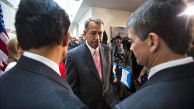 El presidente de EE.UU., Barack Obama, y los principales líderes republicanos de la Cámara de Representantes realizaron hoy su primera reunión 'buena' y 'útil', según dijeron las partes, para destrabar las negociaciones sobre el techo de la deuda y la reapertura del Gobierno y prevén continuar las discusiones. EFE
