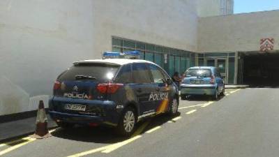 Los artificieros trasladaron la bomba a un lugar seguro y peinaron el sitio en el que el menor había hallado el artefacto, pero no encontraron más explosivos.