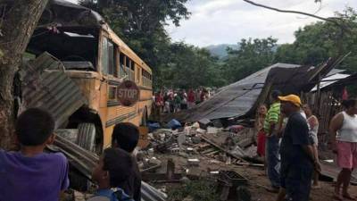 La unidad destruyó la casa ubicada en la comunidad de Arenal, en Yoro.