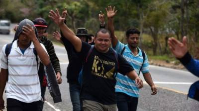 Un primer grupo de migrantes ya acampa en la frontera entre Guatemala y México a la espera del grueso de la tercera caravana./AFP.