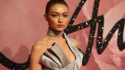 La modelo Gigi Hadid se llevó el premio Modelo del Año. Fotos: AFP.