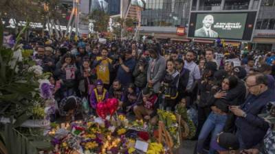 Desde que se conoció la noticia alrededor del mundo se han hecho homenajes en honor a Kobe Bryant.