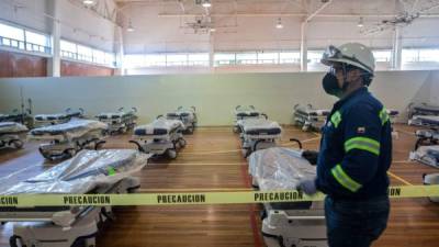 Decenas de médicos se han infectado con el letal virus en México./AFP.