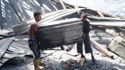 Incendiaron y hurtaron en tiendas en Mall Las Américas de esta ciudad.