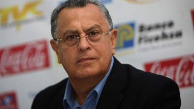 El técnico mexicano Juan de Dios Castillo se encuentra hospitalizado debido a una grave enfermedad.