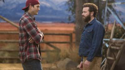 Ashton Kutcher y Danny Masterson en “The Ranch”.