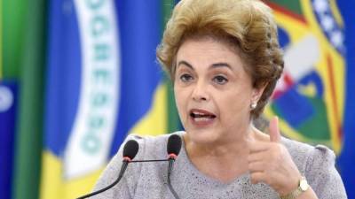 Brasileños exigen la destitución de Rousseff.