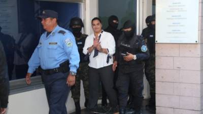 juicioLa ex primera dama salió de la pentenciaría femenina en Támara hacia el juzgado Anticorrupción y luego fue regresada al recinto penal.