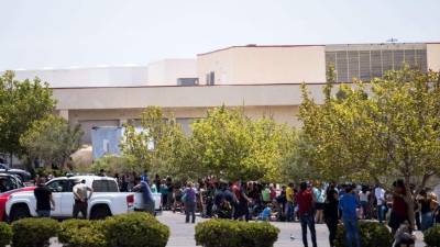 Veinte muertos y 26 heridos dejó el tiroteo este sábado en un centro comercial de El Paso, Texas. AFP