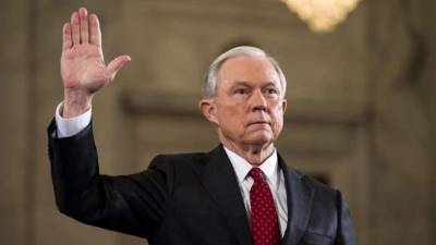 El secretario de Justicia estadounidense, Jeff Sessions, es el blanco del nuevo escándalo de la administración de Trump.