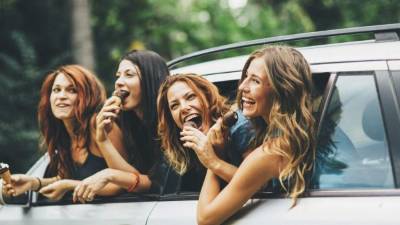 Los adolescentes son más sensibles a situaciones de peligro como manejar a exceso de velocidad. Foto: iStock.