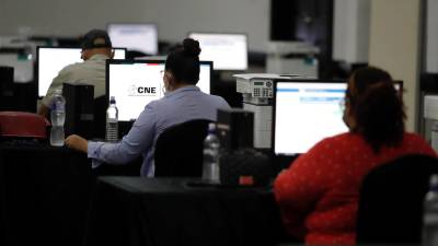 La consejera del CNE, Rixi Moncada, denunció irregularidades en algunas actas que benefician a algunos candidatos del Partido Nacional, entre ellos, Ebal Díaz.