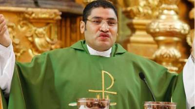 El sacerdote Carlos Rubio.