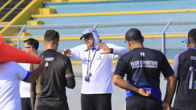 Jhon Jairo López durante la práctica de este miércoles del Honduras Progreso.