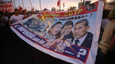 Los ciudadanos de Perú exigen justicia para el caso de corrupción Odebrecht que salpica a más de 10 países de América Latina.