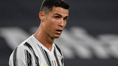 Cristiano Ronaldo podría abandonar la Juventus luego de una temporada para el olvido. Foto AFP.
