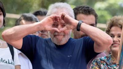 Lula da Silva deberá cumplir una condena de 12 años y un mes tras las rejas por corrupción.EFE
