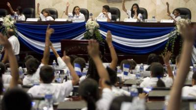 Los niños legislan para garantizar alimentación y protección a todos los infantes de Honduras.