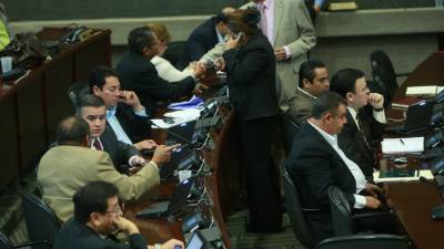 En el Congreso Nacional continúan los cabildeos en aras de conformar una junta directiva equitativa.