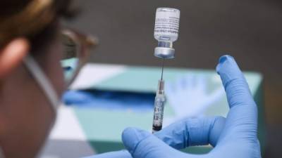 Una tercera dosis de la vacuna de Pfizer es recomendada para las nuevas variantes del covid 19.//AFP.