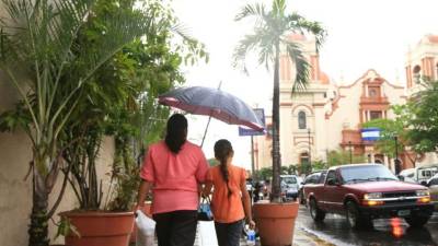 Esta tarde se registran lluvias en San Pedro Sula.