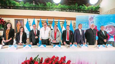<b><span class=mln_uppercase_mln>Acto.</span></b> La presidenta Xiomara Castro junto al expresidente Manuel Zelaya finalizaron la jornada de conmemoración al golpe de Estado junto a invitados internacionales.