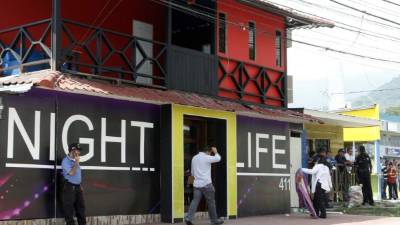 Fredy Alexander Pineda y Randall Muñoz fueron acribillados frente a la discoteca ubicada en el barrio Los Andes.