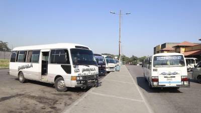 Por temor, conductores detuvieron sus unidades.