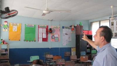 Totalmente deteriorados se encuentran los techos de las aulas de la Lila Luz de Maradiaga.