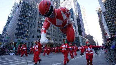La ciudad de Nueva York celebró este jueves el tradicional desfile de Acción de Gracias patrocinado por la tienda por departamentos Macy's en su edición número 92, bajo temperaturas récord por una ola de frío que afecta la costa este de EEUU.