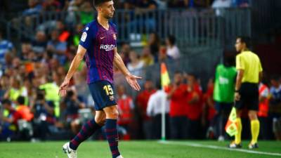 El defensa francés del FC Barcelona Clément Lenglet salió expulsado del terreno de juego ante Girona. FOTO EFE.