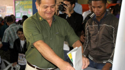 Romeo Vásquez, de Alianza Patriótica, lo hizo en la 15 de Septiembre de Tegucigalpa.