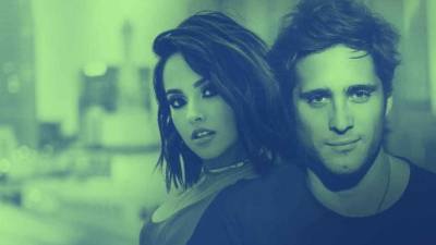 Los presentadores de los Latin American Music Awards son Becky G y Diego Boneta.