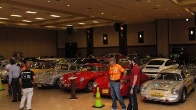 En la exposición se pueden apreciar carros europeos como Ferrari, Fiat,Mercedes Benz, Volkswagen y los potentes americanos como Ford Mustang, Corvette y Chevrolet. Fotos: Jorge Monzón