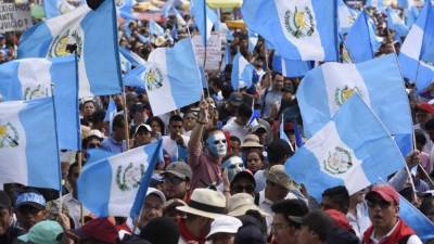 Unas 125.000 personas solo en la capital y 205.000 en todo el país mostraron su repudio contra la lacra de la corrupción.Foto AFP / JOHAN ORDONEZ