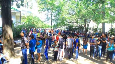 Miles están llegando a las oficinas del RNP para solicitar en su mayoría certificados de nacimiento. Foto: Melvin Cubas